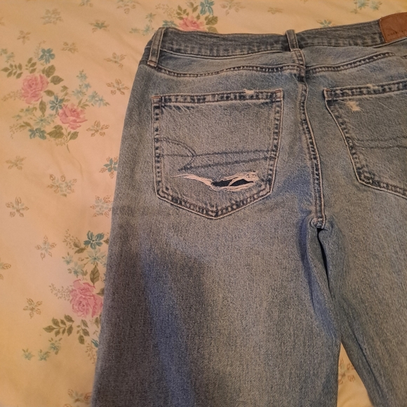 America Eagle Low Rise Baggy Jeans - Picture 3 of 10